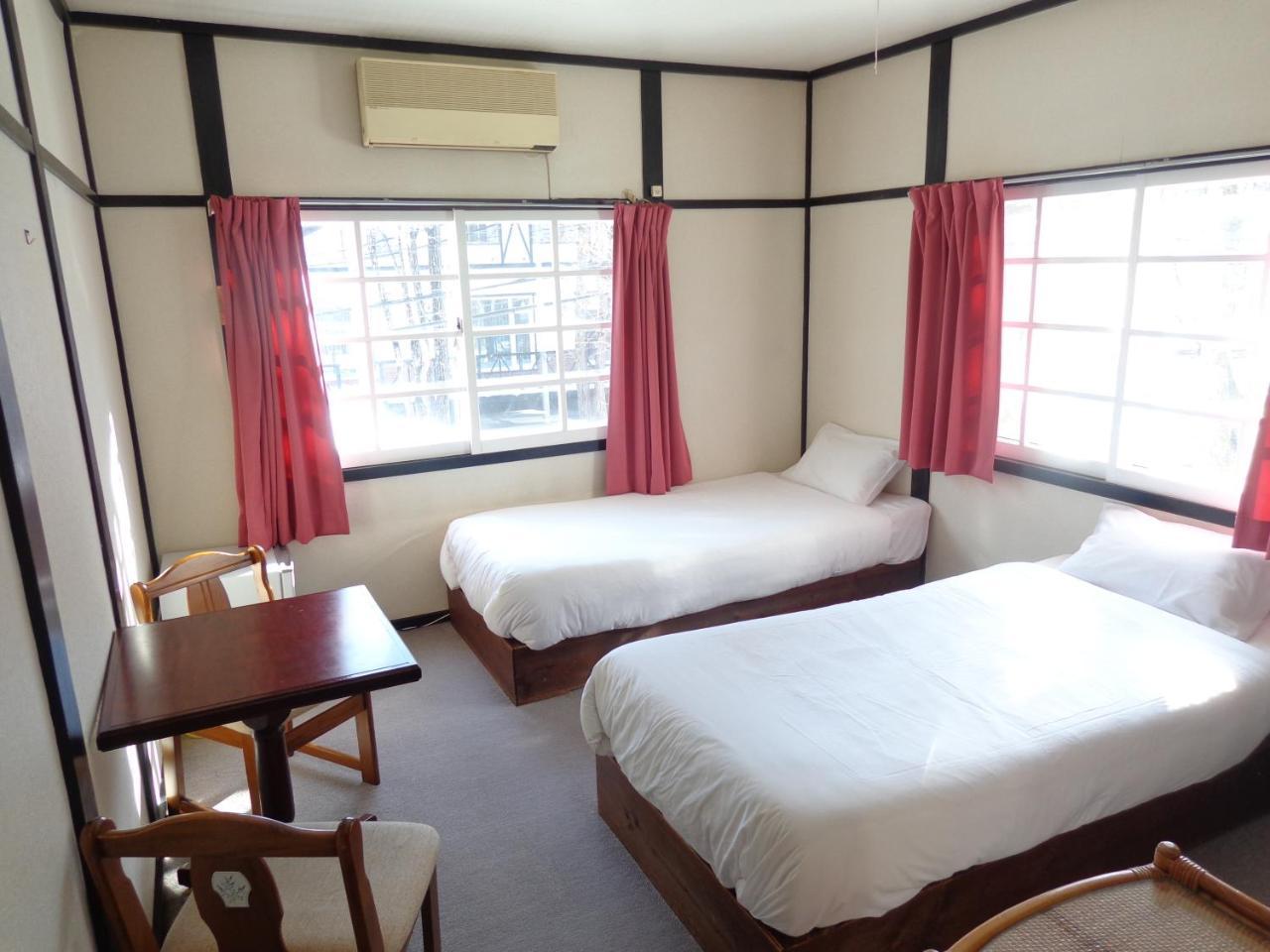 Hakuba Matata Lodge Buitenkant foto