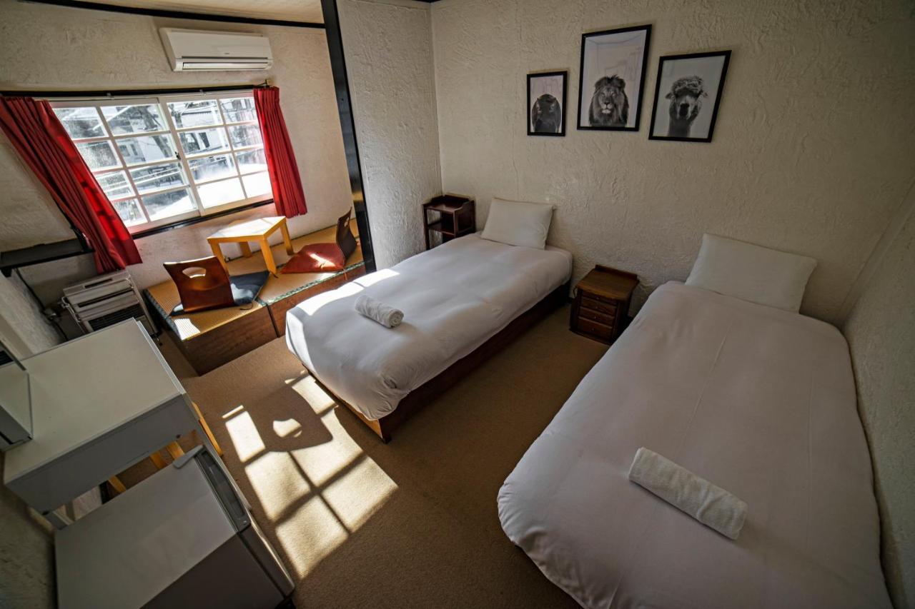Hakuba Matata Lodge Buitenkant foto