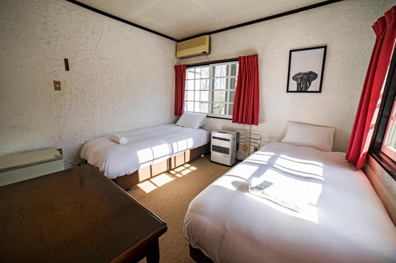Hakuba Matata Lodge Buitenkant foto