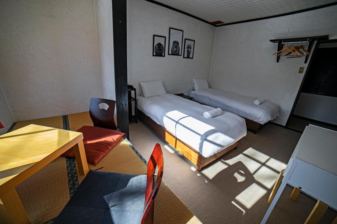 Hakuba Matata Lodge Buitenkant foto